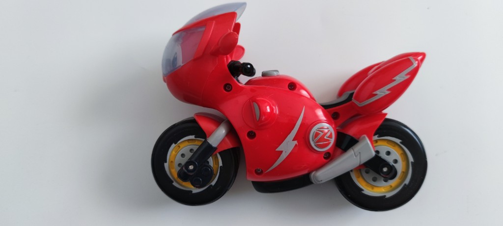 Motocicleta de juguete roja